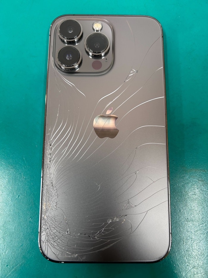 iPhone13Pro　iPhone修理　iPhone　修理　交換　背面割れ　背面修理　豊川　豊橋　新城　蒲郡　湖西　浜松