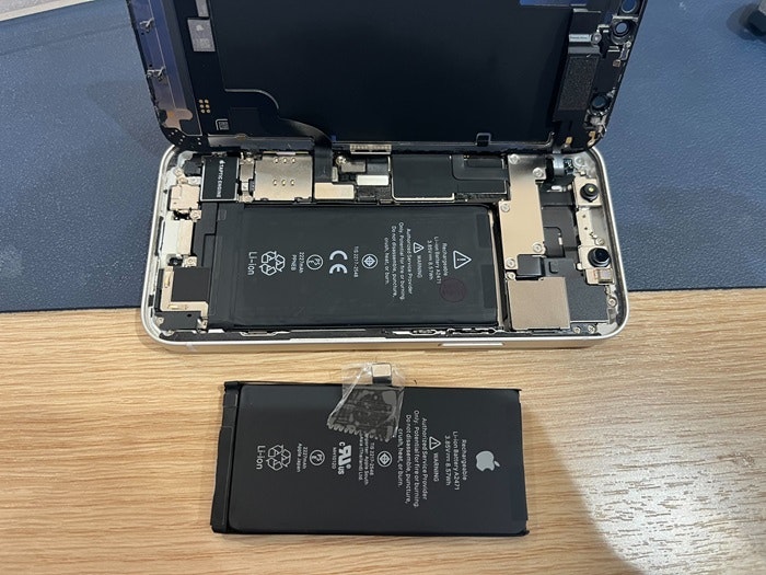iPhone12mini バッテリー交換　バッテリー修理　充電持ち悪い