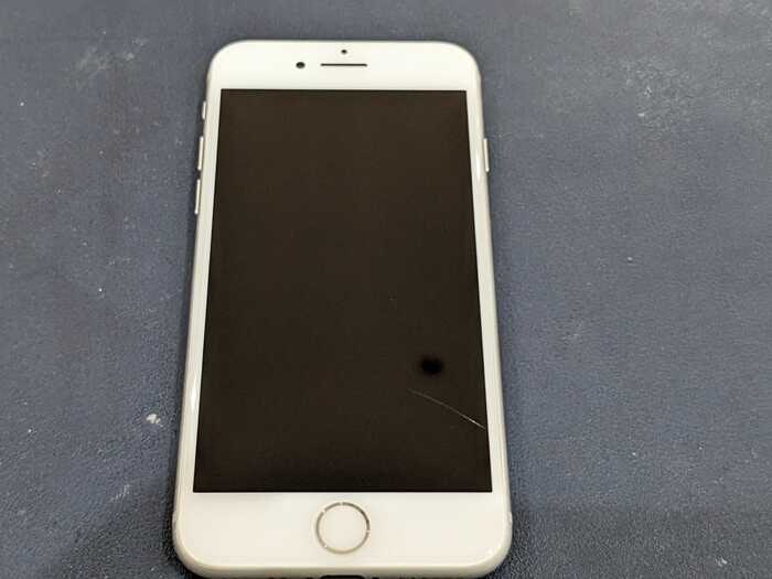 あいふぉん　アイフォン　iPhone　7　セブン　充電減りが早い　もちが悪い　経年劣化　サービス表記　急に電源落ちる　1日もたない　ばってりー　バッテリー　交換　修理