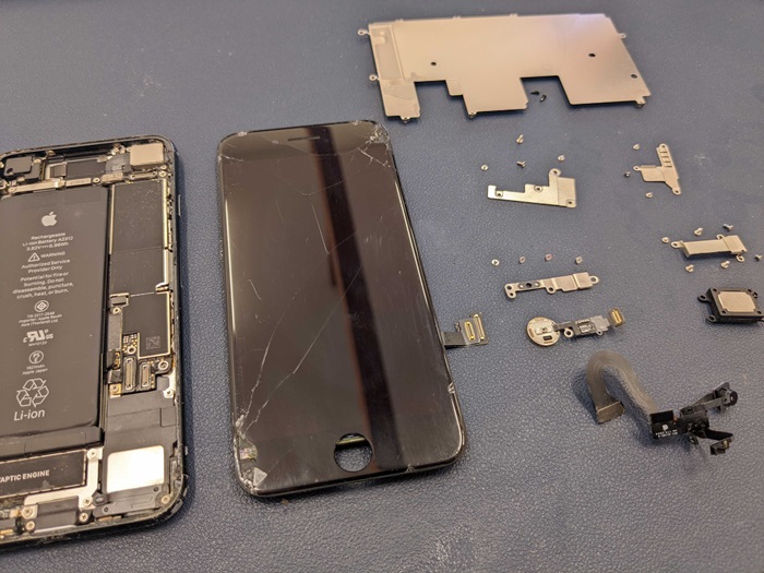岡崎市】iPhone SE 第2世代 画面修理 まちス岡崎店