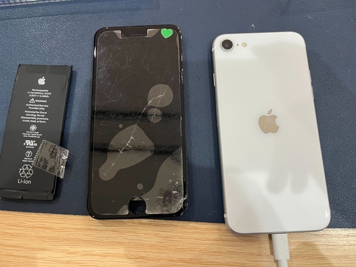 iPhoneSE2　バッテリー交換　バッテリー修理　電池持ち　充電持ち 画面修理　画面交換　液晶修理　電源不良　起動不良