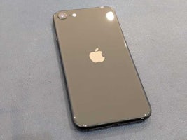 【豊田市】iPhone SE（第2世代）のバッテリー交換を行いました！半日で充電がなくなる症状も即日修理