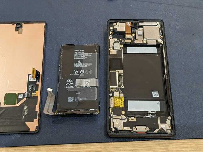 ぴくせる　ピクセル　Pixel 6 　経年劣化　充電の減りがはやい　膨張　電源落ちる　動作が遅い