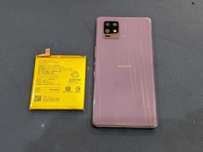 AQUOS Zero6 バッテリー交換 バッテリー膨張