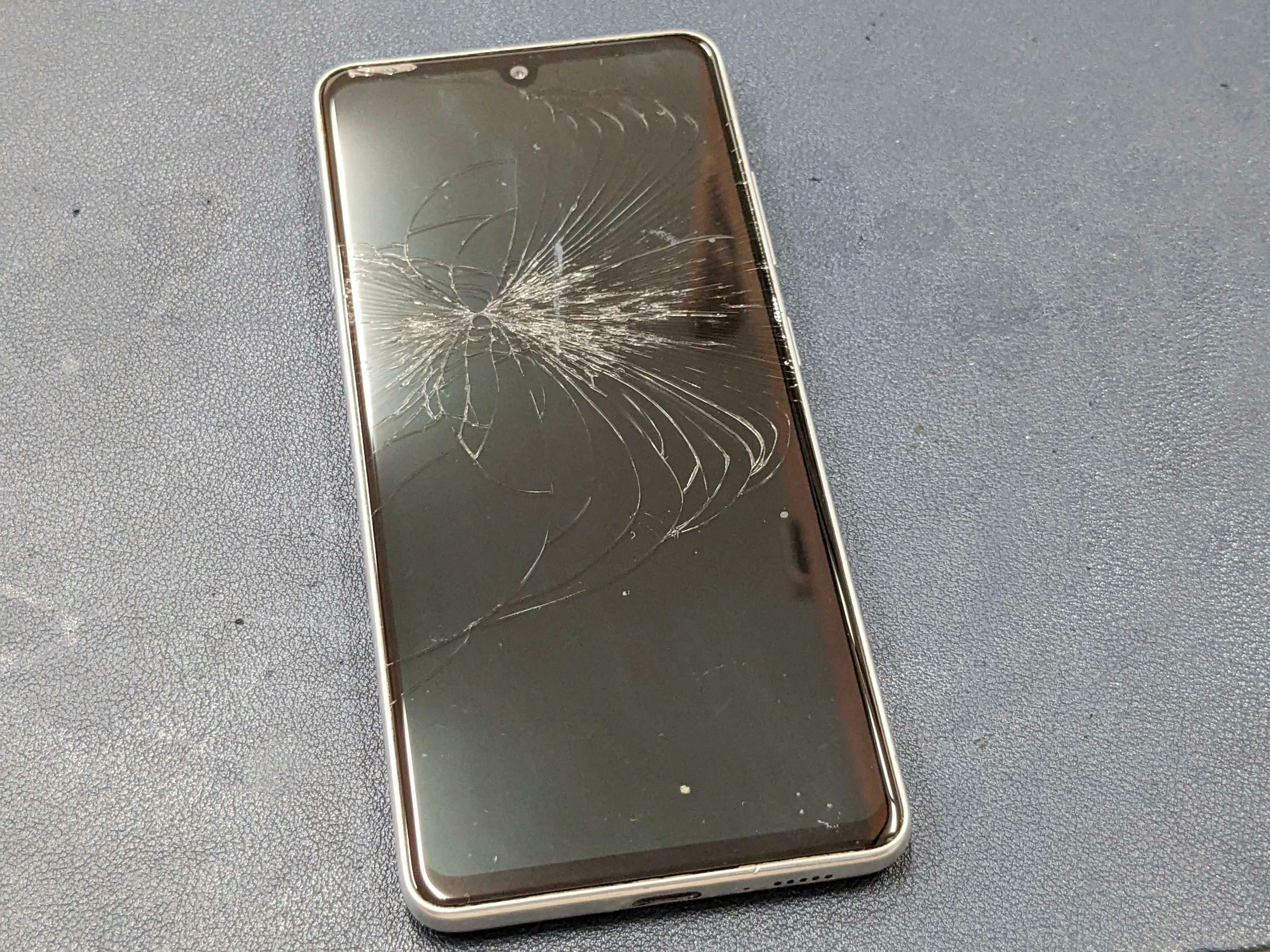 ぎゃらくしー ギャラクシー Galaxy A41 画面 割れ 表示不良 画面真っ暗 振動する 音する 修理 交換