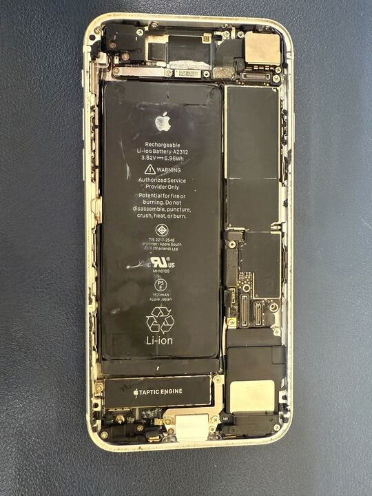 iPhone SE2　充電できない　充電部修理　前