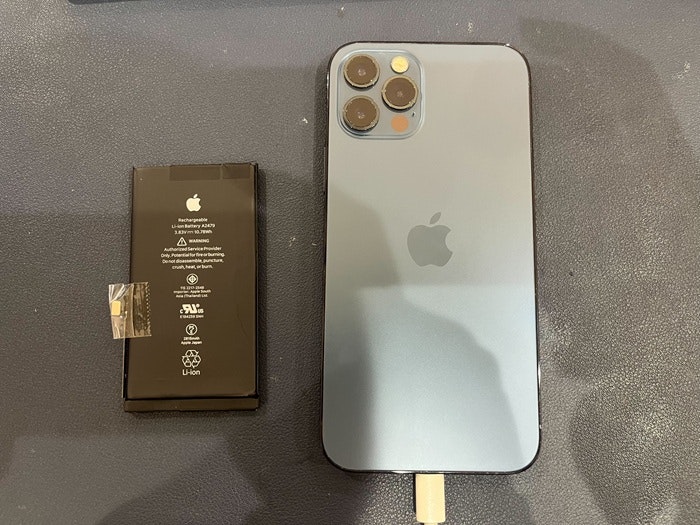 あいふぉん アイフォン iPhone 13 pro 充電もたない 1日もたない 減りが早い 経年劣化 サービス表記 電源勝手に落ちる シャットダウン ばってりー バッテリー 交換 修理