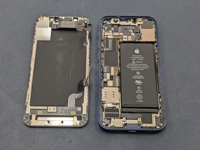 岡崎市】iPhone 12 mini カメラとバッテリー交換 まちスマ岡崎店