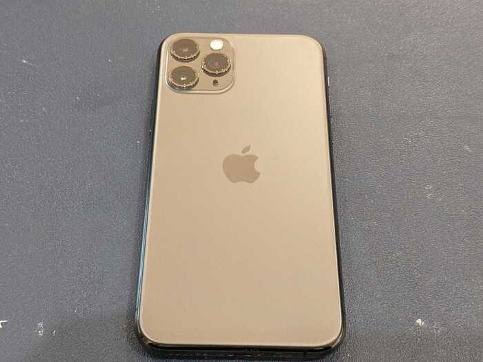 iPhone あいふぉん 11 pro バッテリー 充電減り早い 経年劣化 膨張