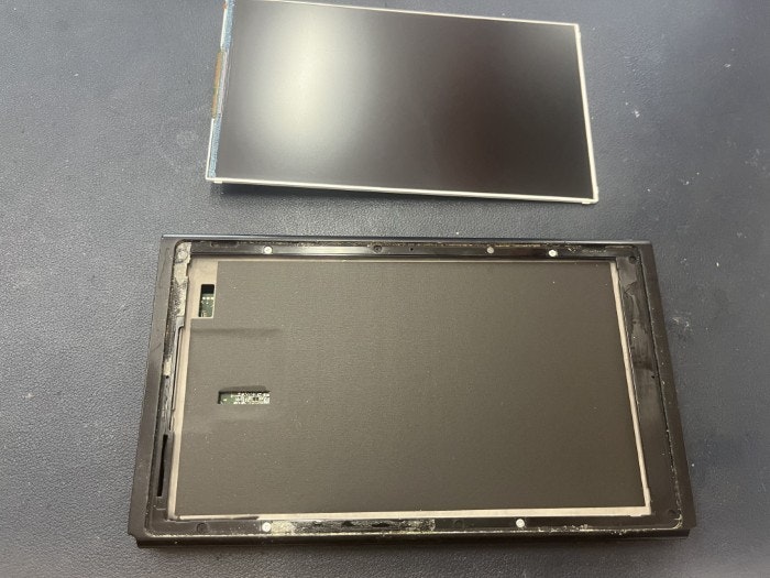 Switch 液晶もれ タッチ効かない 画面真っ暗 修理 画面交換