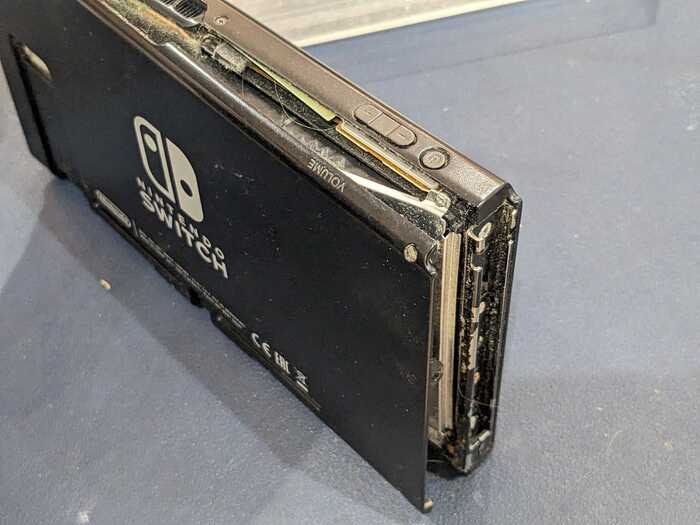 Switch スウィッチ ばってりー　バッテリー　膨張　充電減りが早い　発熱　交換　修理