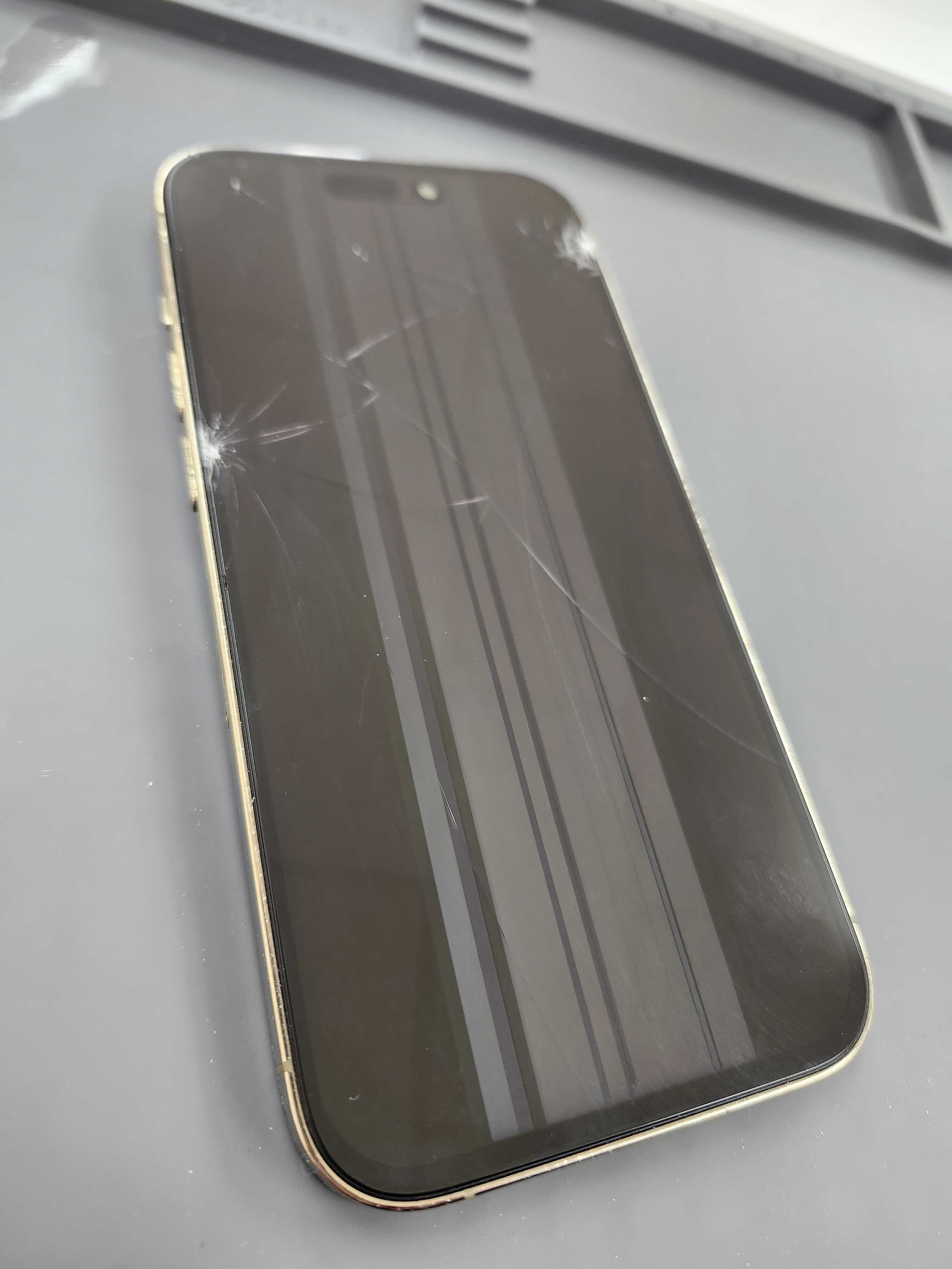 豊川市】iPhone14 Proの画面割れ・液晶不良を即日修理｜当日60分でお