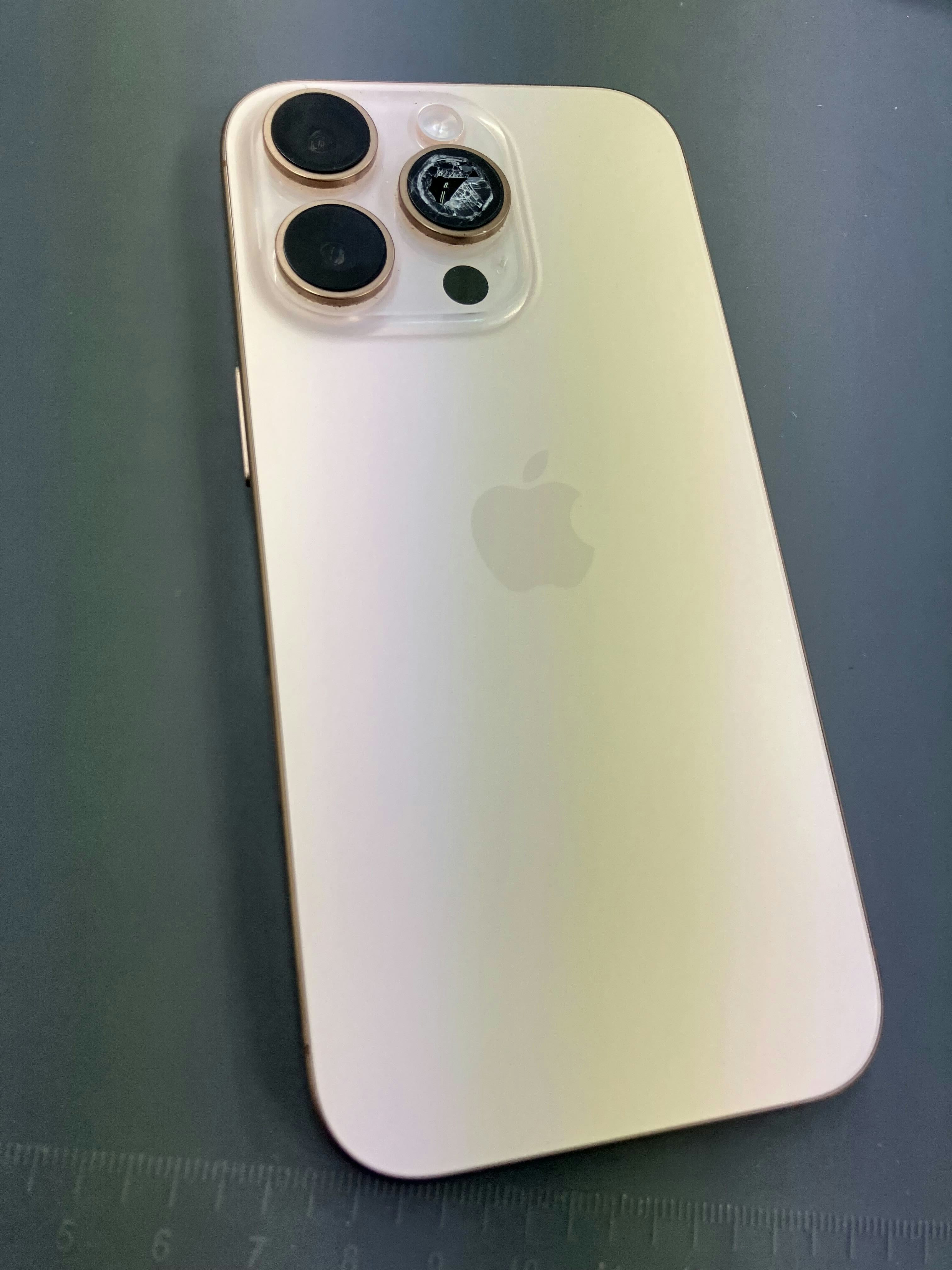 iPhone14ProMax　カメラ割れ　カメラ交換　豊川　豊橋　新城　湖西　浜松