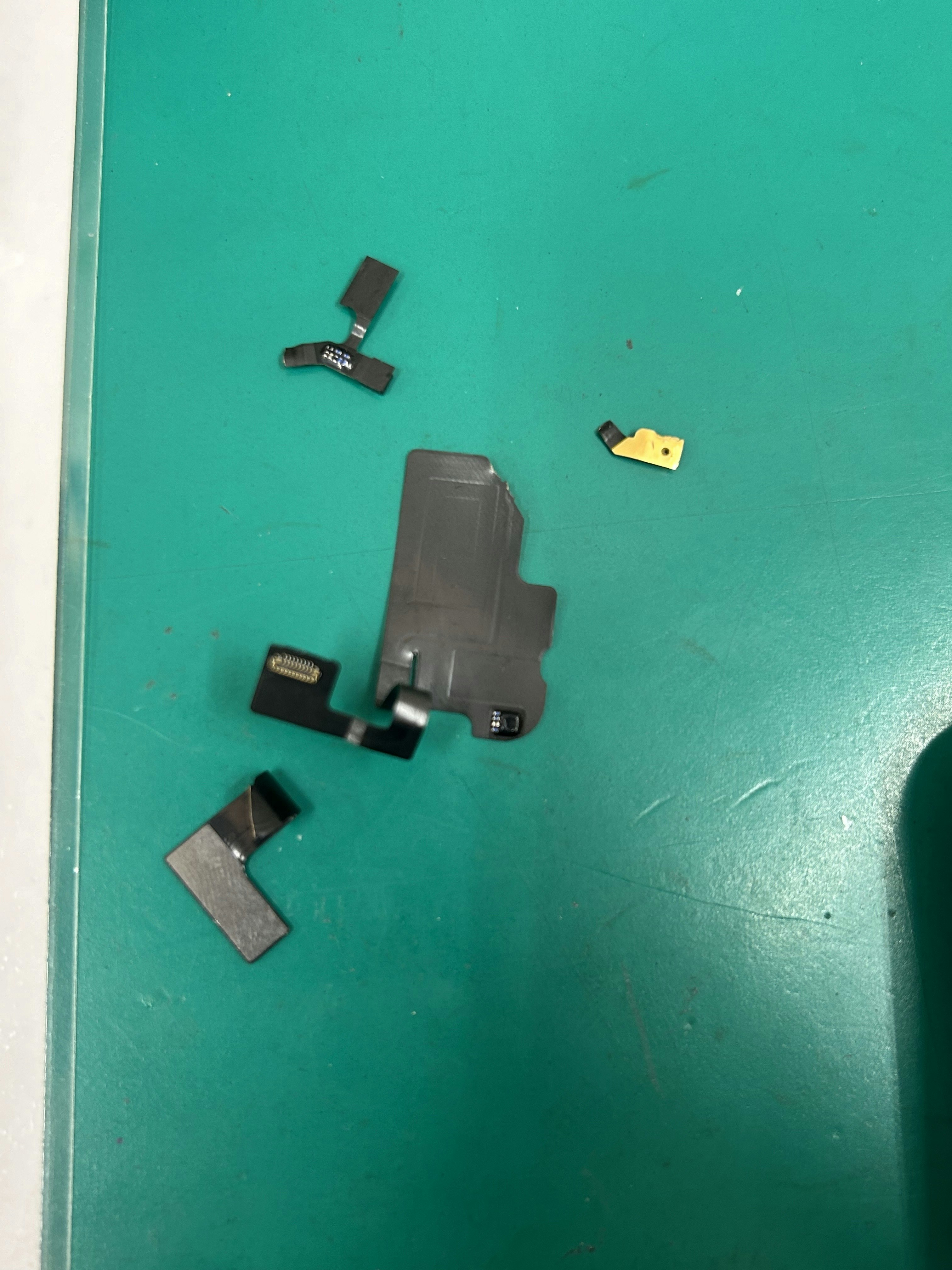 アイフォン スマホ 修理 iPhone13 画面が外れた 画面交換 春日井 北名古屋 瀬戸 守山 多治見