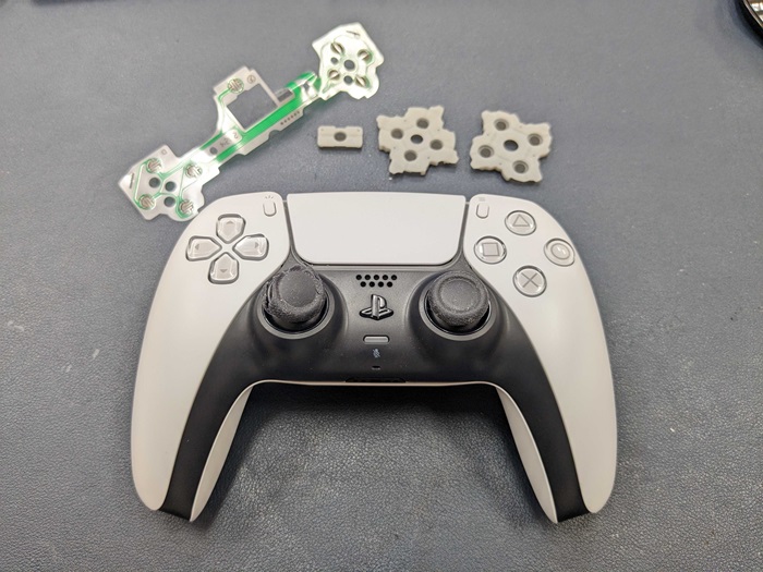 PS5 コントローラー ボタン修理 ボタン効かない