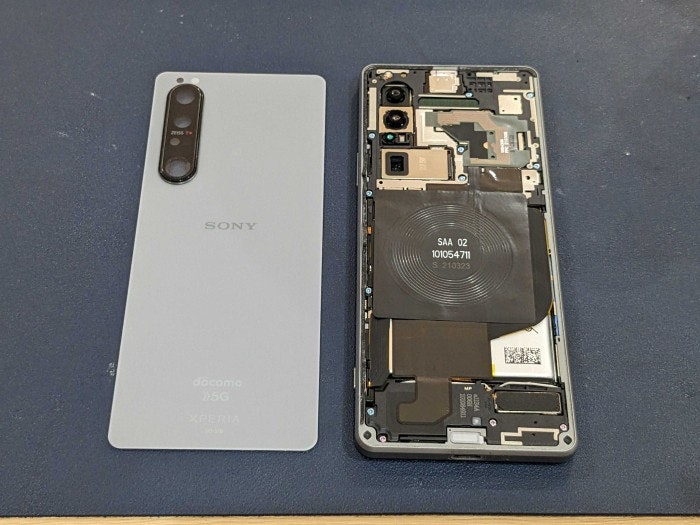 えくすぺりあ　Xperia 1 lll バッテリー　経年劣化　充電減り早い　電源落ちる　再起動　膨張　交換　修理