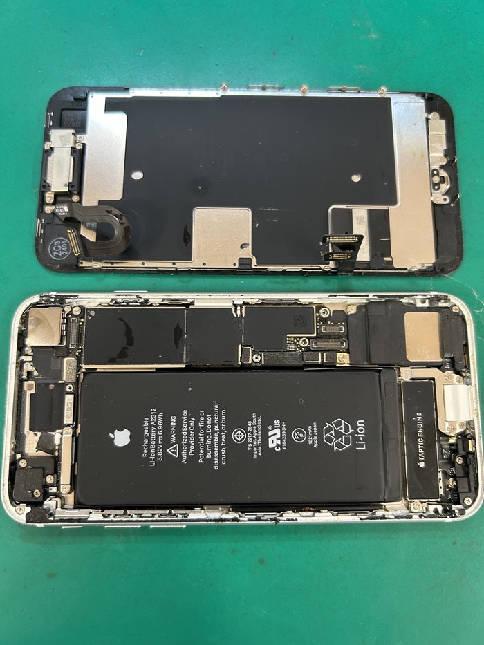 アイフォン　スマホ　修理　iPhoneSE2　映像がブレている　画面交換　春日井　北名古屋　守山　瀬戸　多治見