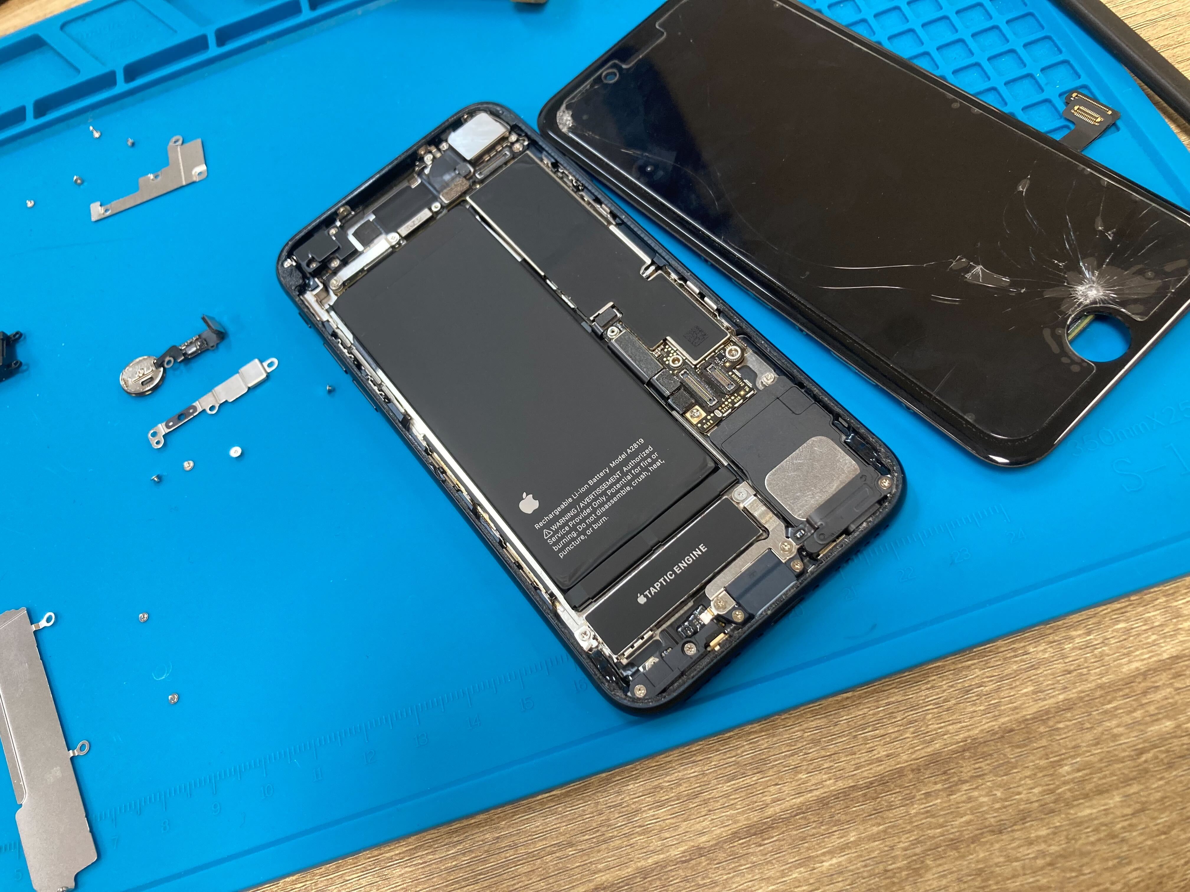 iPhoneSE3 画面交換 イオン豊橋南店