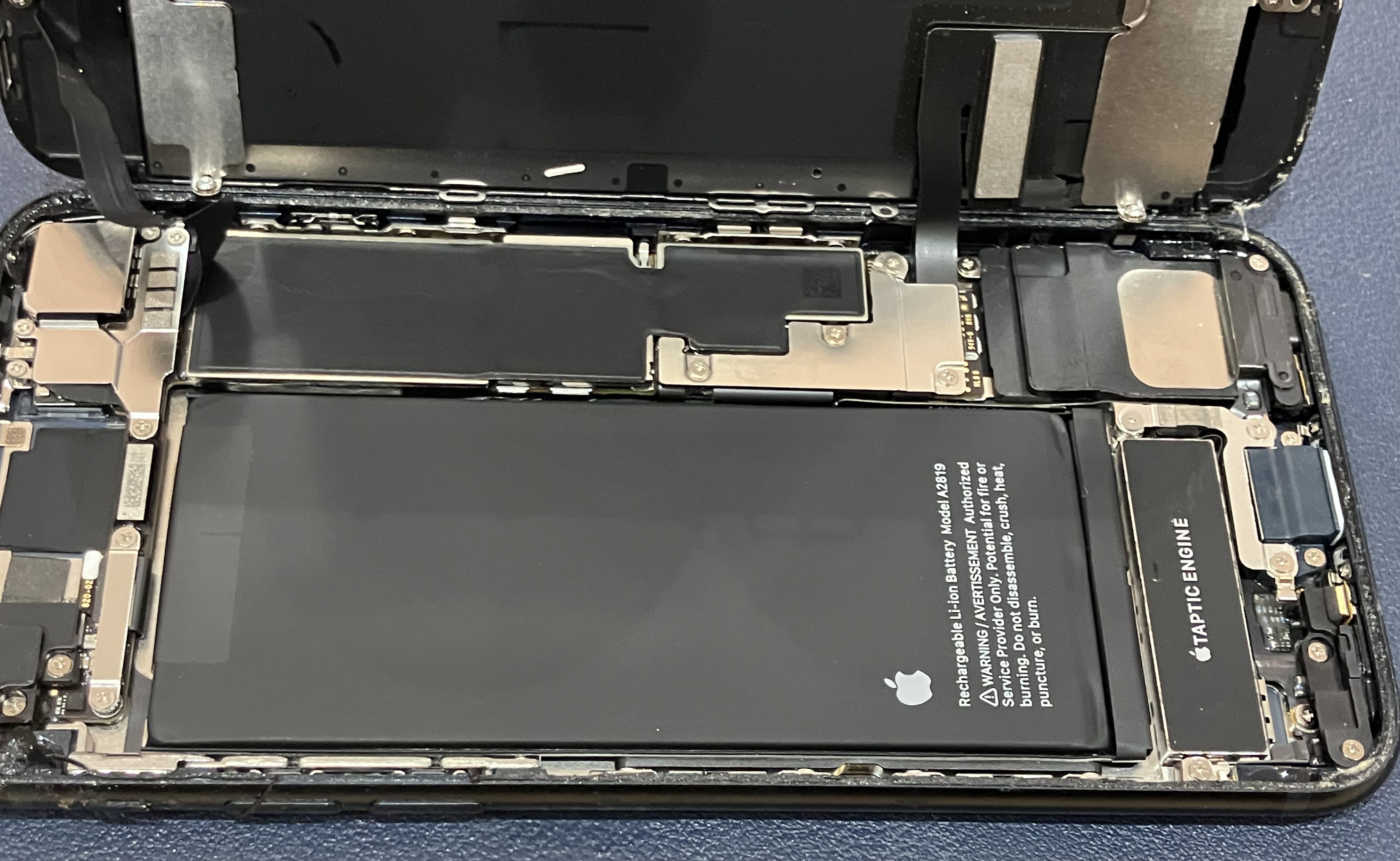 豊田市】iPhone SE2のバッテリー交換！1日持たなくなった電池を即日