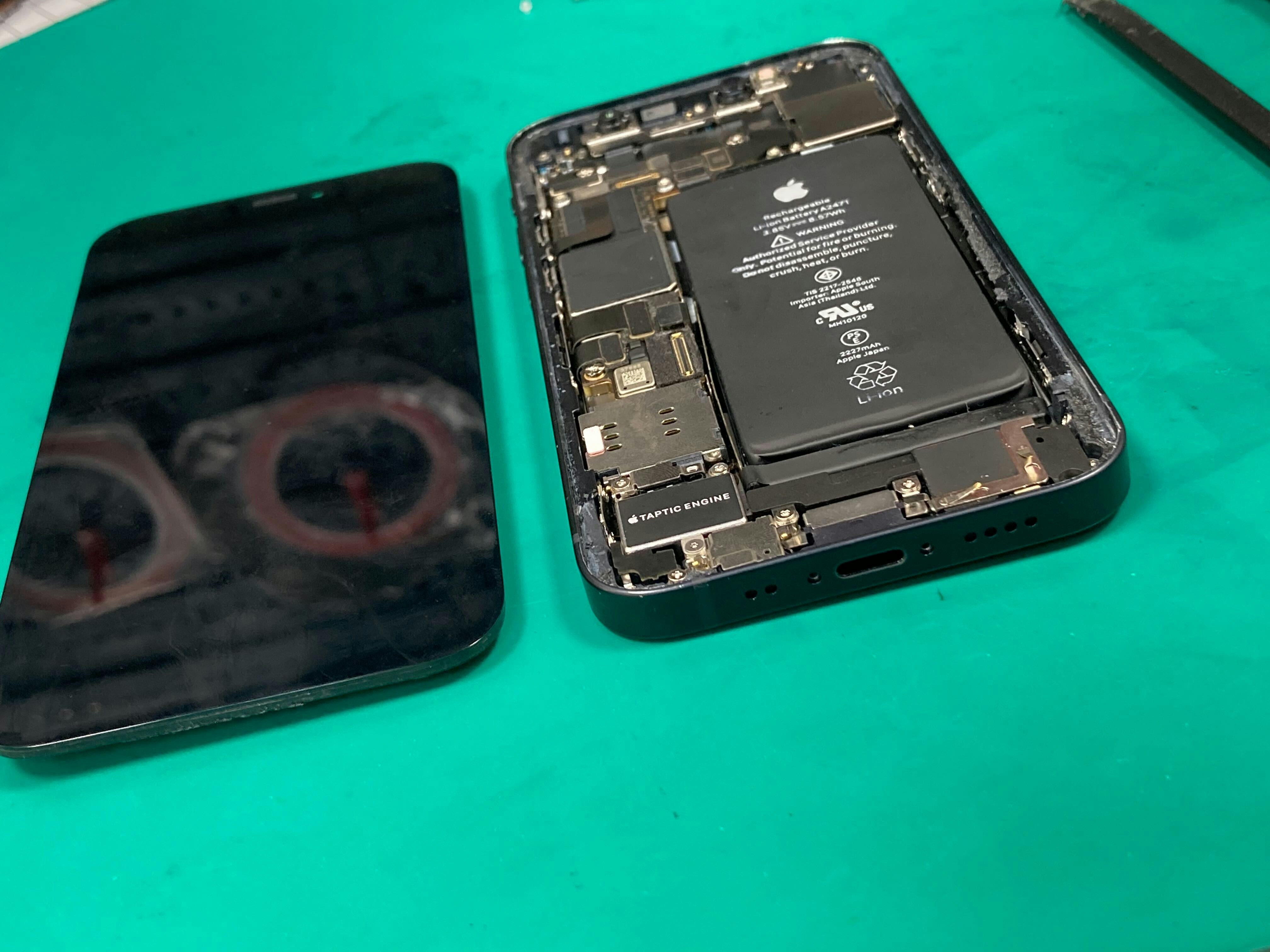 iPhone12mini　液晶　故障