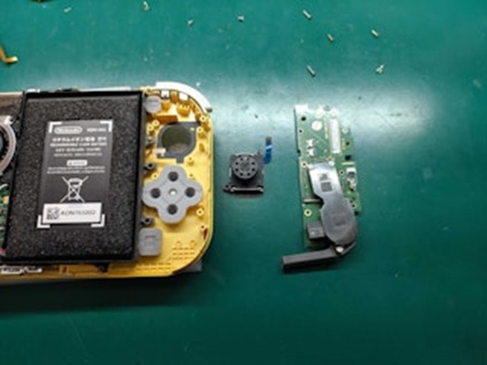 Switch lite 左スティック修理　勝手に動く　一宮市