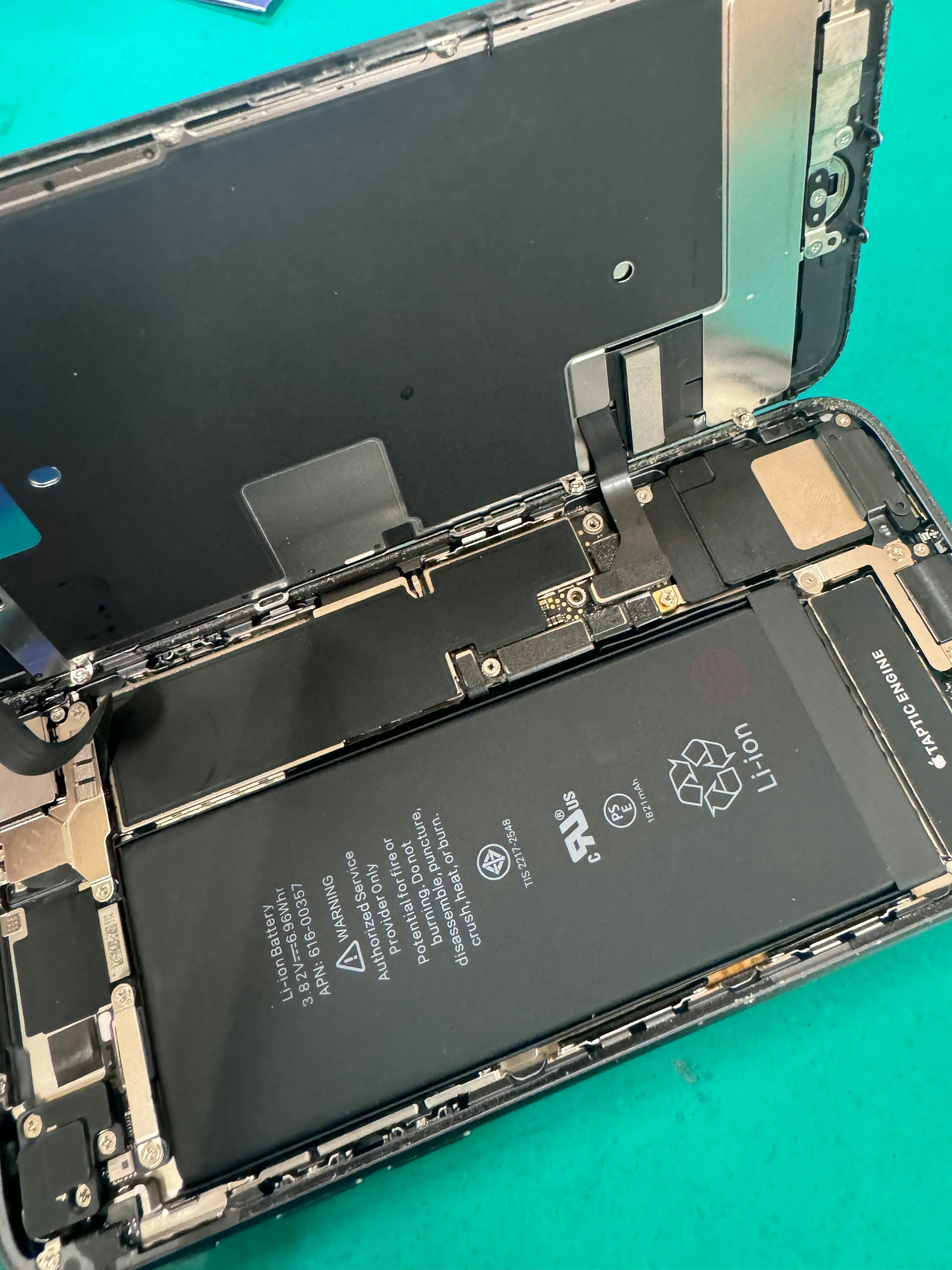 iPhone8 バッテリー交換