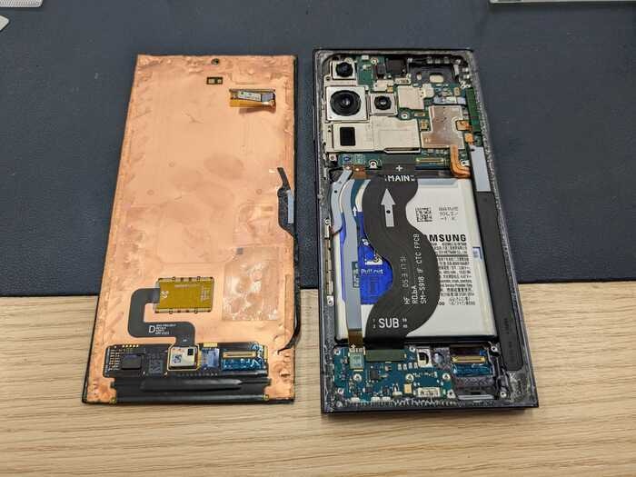 ぎゃらくしー　ギャラクシー　Galaxy S23 Ultrfa　表示不良　画面に線　タッチ効かない　ゴーストタッチ　勝手に動く　画面真っ暗　液晶　表示不良　画面　交換