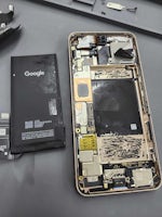 【豊川市】Pixel8が起動しない！？バッテリー交換で即日復旧しました！