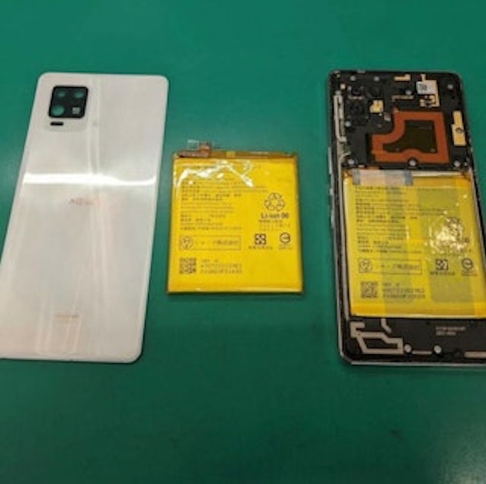 AQUOS　スマホ修理　修理　即日　バッテリー交換　電池交換　バッテリー修理　バッテリー膨張　膨張　豊川　豊橋　新城　蒲郡　岡崎　湖西　浜松