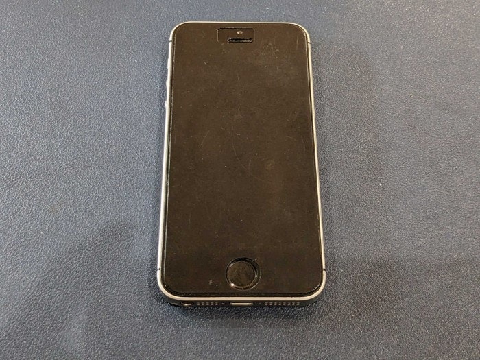 iPhone SE 初代 バッテリー膨張 バッテリー交換