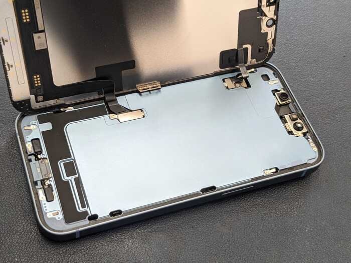 あいふぉん　アイフォン　iphone　14 画面割れ　ひび割れ　落下　破片　ケガ　表示不良　タッチ効かない　画面修理
