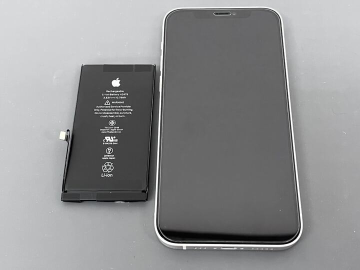 iPhone12　電池の減りが早い　バッテリー交換　豊川　豊橋　新城　蒲郡　湖西　浜松