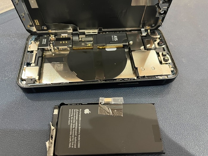 iPhone 13 充電持ち悪い バッテリー持ち悪い 充電持ち良くする バッテリー持ち良くする バッテリー交換 故障 修理
