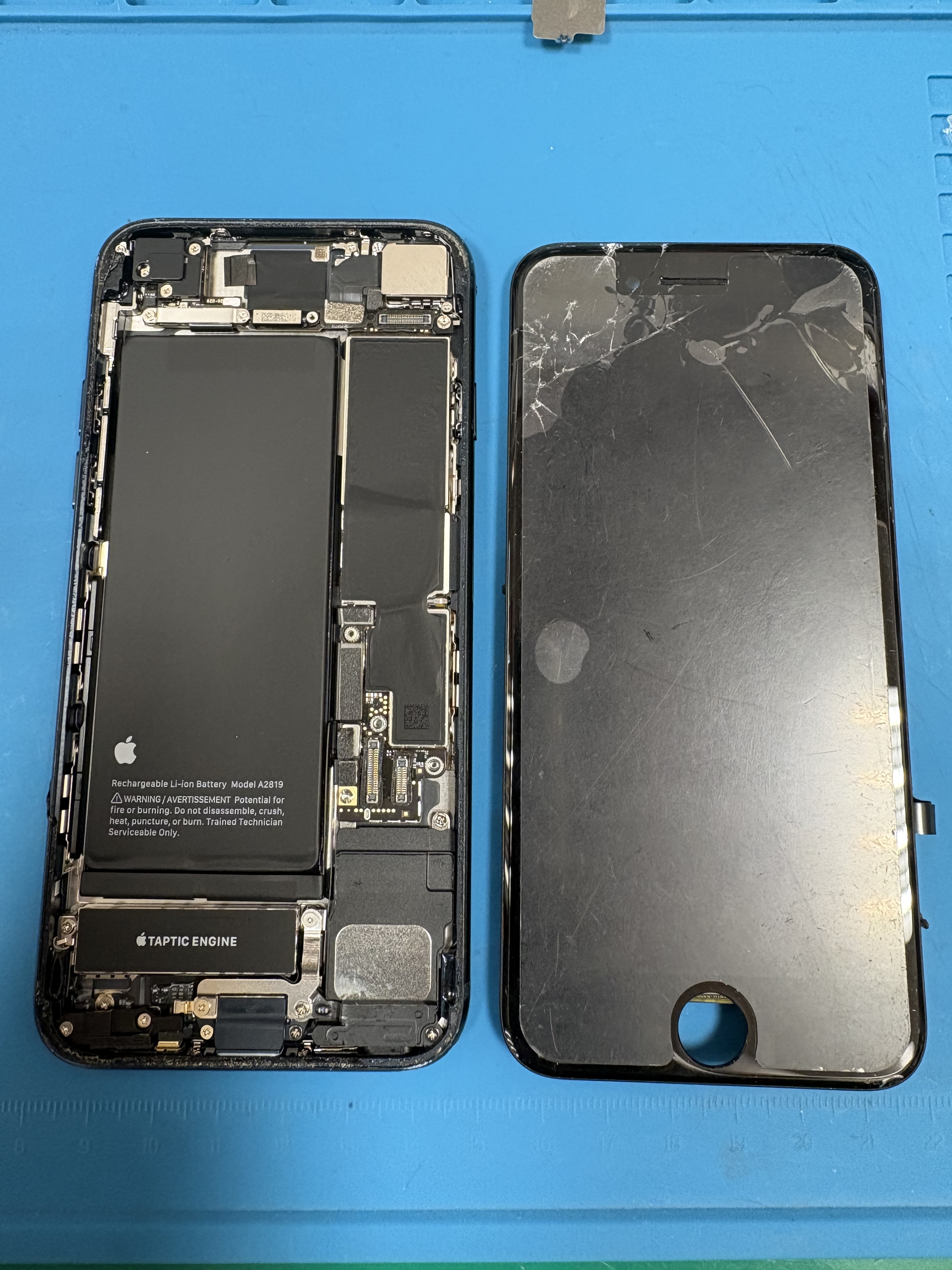 豊橋市】iPhone SE（第3世代）の画面割れ修理！画面交換で快適に使える