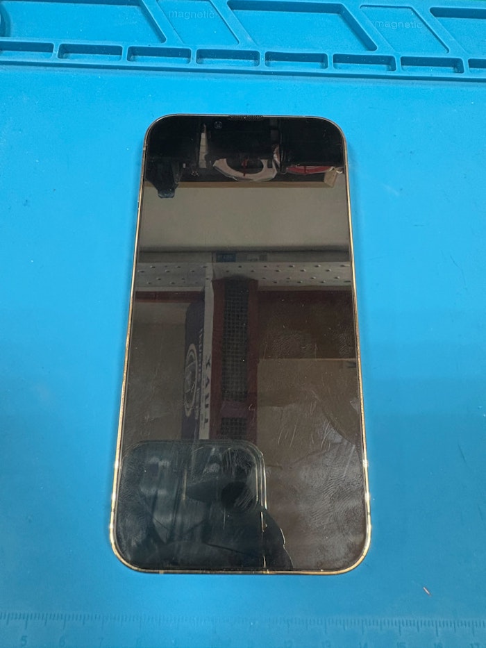 画面交換　iPhone13Pro　即日