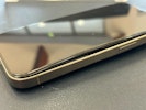 🔧【iPhone15 Pro】突然の画面浮き…内部でバッテリーが膨張！即日90分で安全に復旧｜まちスマ豊川店
