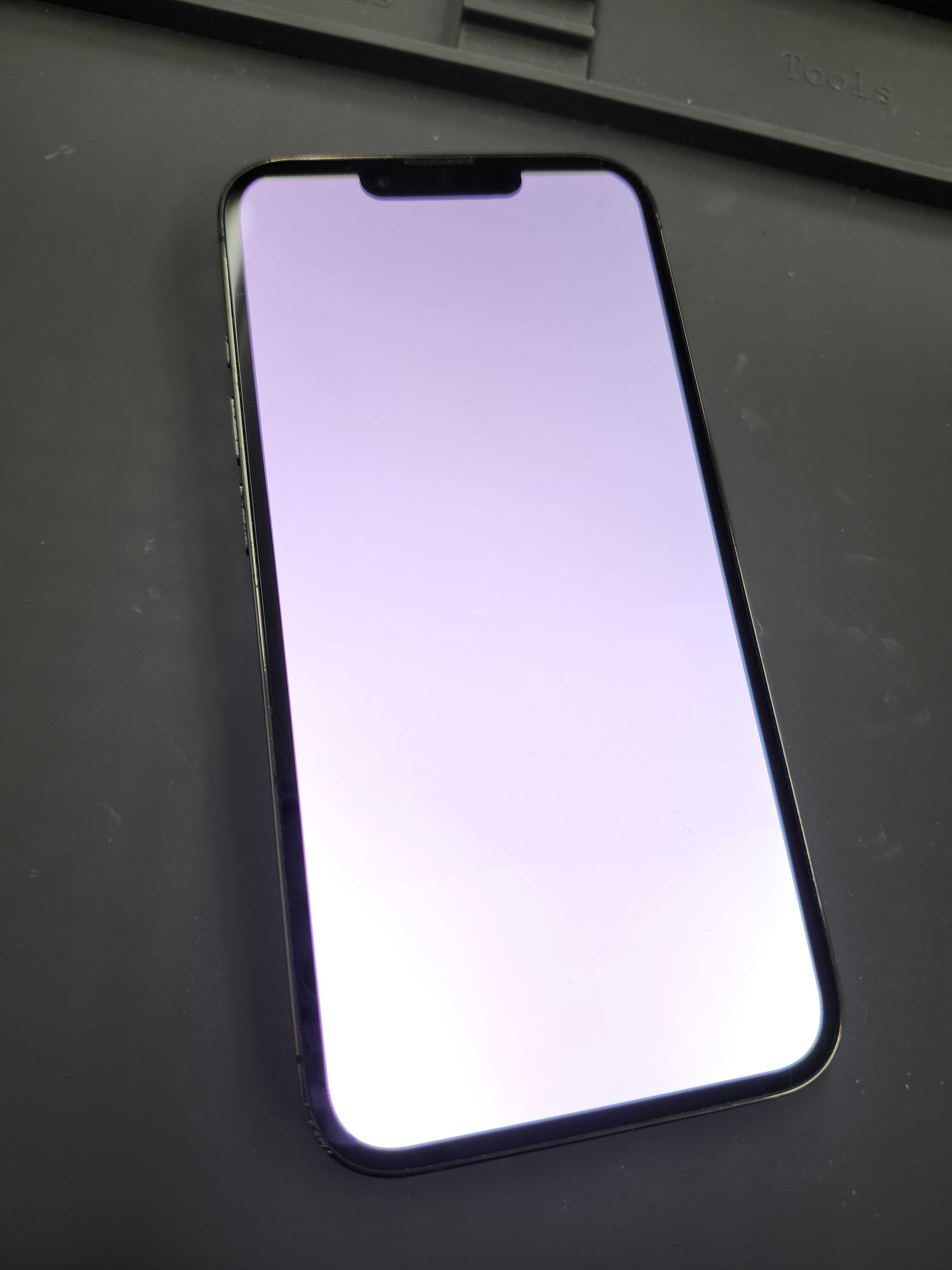 豊川市で当日修理可能】iPhone13 Proの画面が真っ白になる液晶不良を