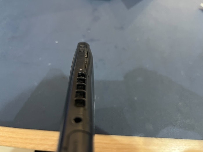 Switch スイッチ 本体 バッテリー 電池 膨張 膨らんでる 危ない 充電しないほうがいい 故障 壊れた 修理 直す 治す