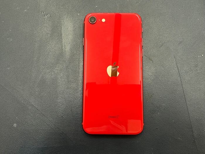 あいふぉん　アイフォン　iPhone　SE2　充電の減りが早い　電源落ちる　経年劣化　充電たまらない　ばってりー　バッテリー　修理　交換　サービス表記