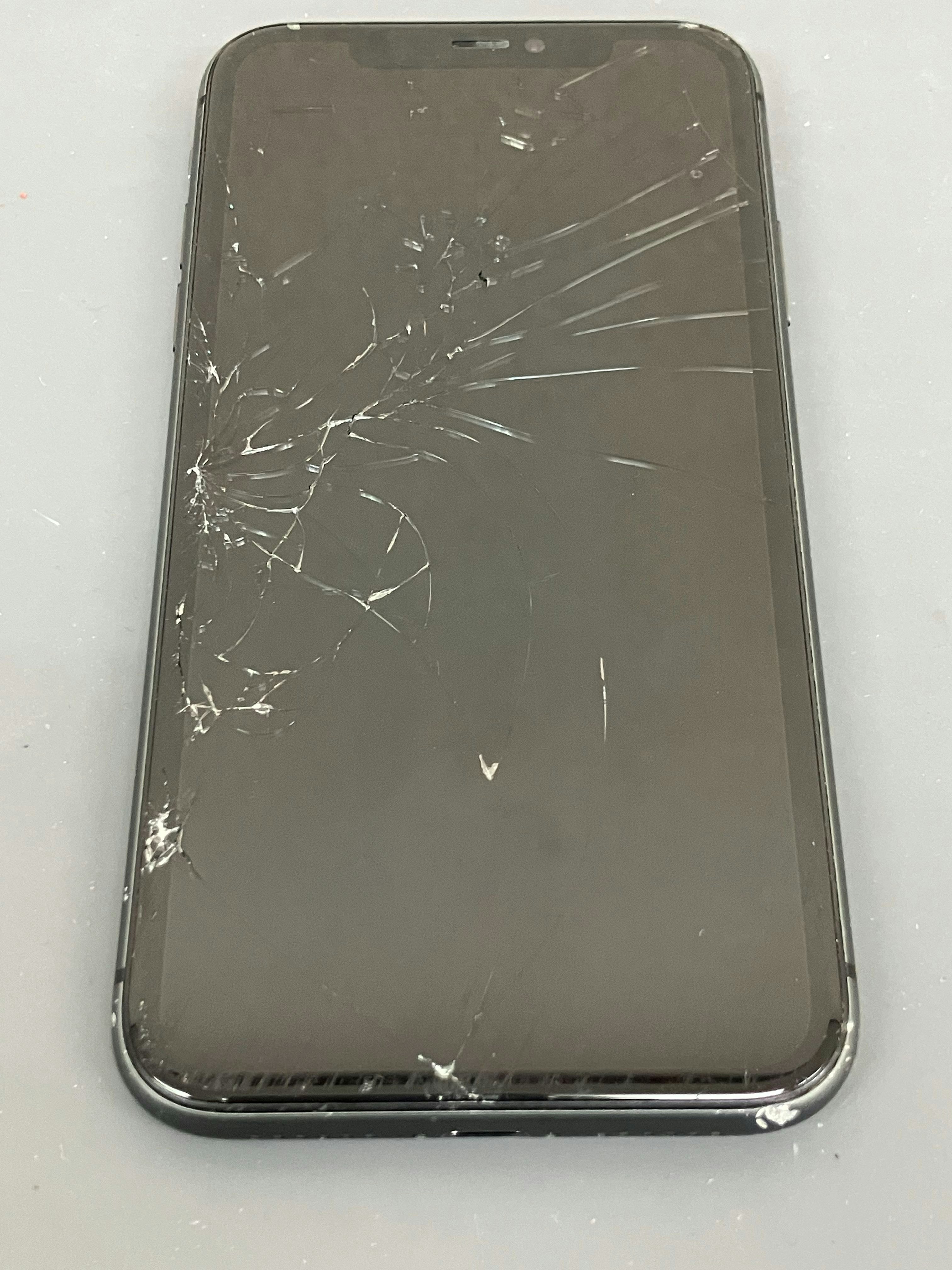 iPhone11　画面割れ　画面交換　豊川　豊橋　新城　蒲郡　湖西　浜松