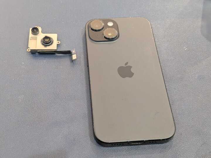 春日井市】iPhone 15のカメラ修理 カメラを起動すると真っ暗！？ 修理