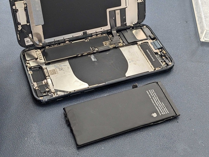 iPhone SE 第3世代 SE3 バッテリー 充電 持ち 充電持ち改善 バッテリー持ち改善 充電持ちよくする方法  修理 交換 治す 直す