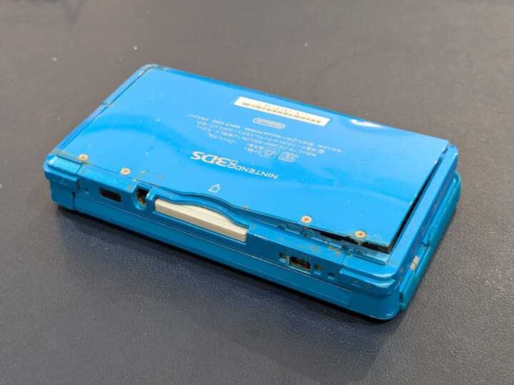 ニンテンドー3DS　DS修理　豊川市　ゲーム機修理　3DS　修理　バッテリー膨張　バッテリー交換　豊川　豊橋　新城　蒲郡　湖西　浜松