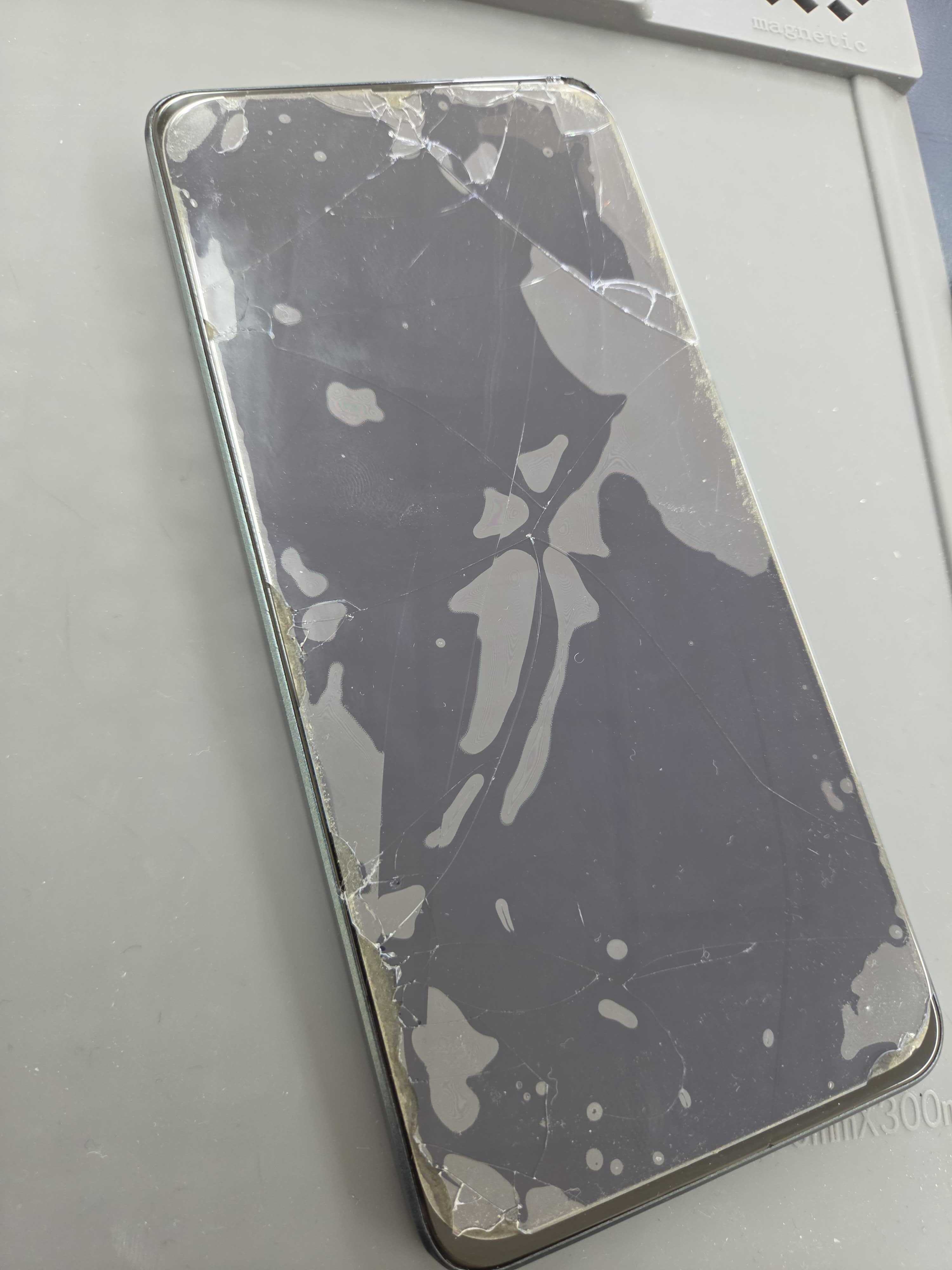 OPPO Reno11 A 画面割れ ジャンク 豊川市】OPPO Reno11Aの画面割れ修理｜バキバキでも即日対応OK！データ