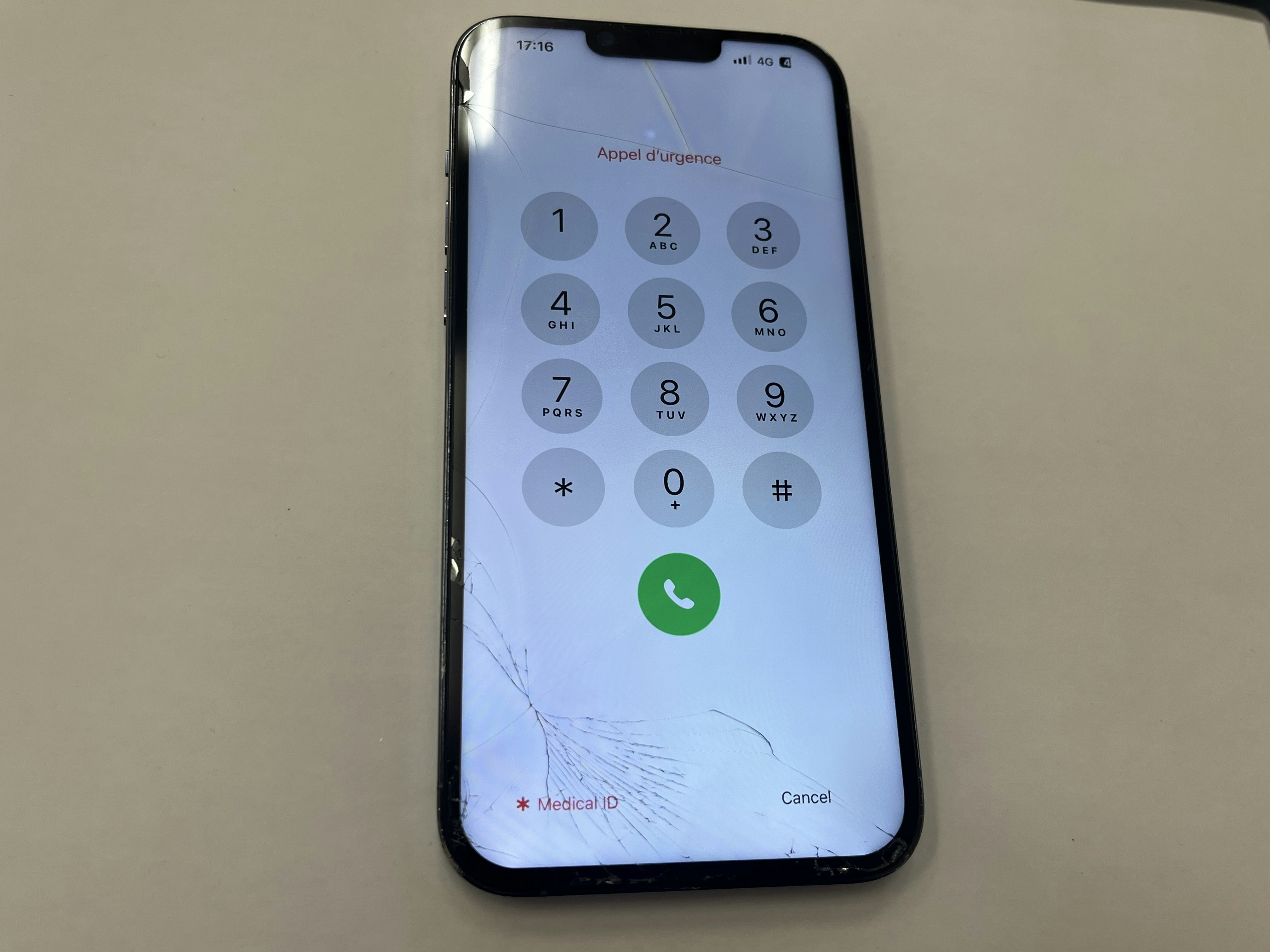 あいふぉん iPhone 13ProMax 画面 ひび割れ 修理