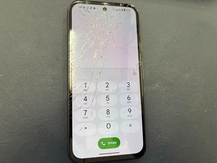 Pixel 8a 画面割れ　画面修理