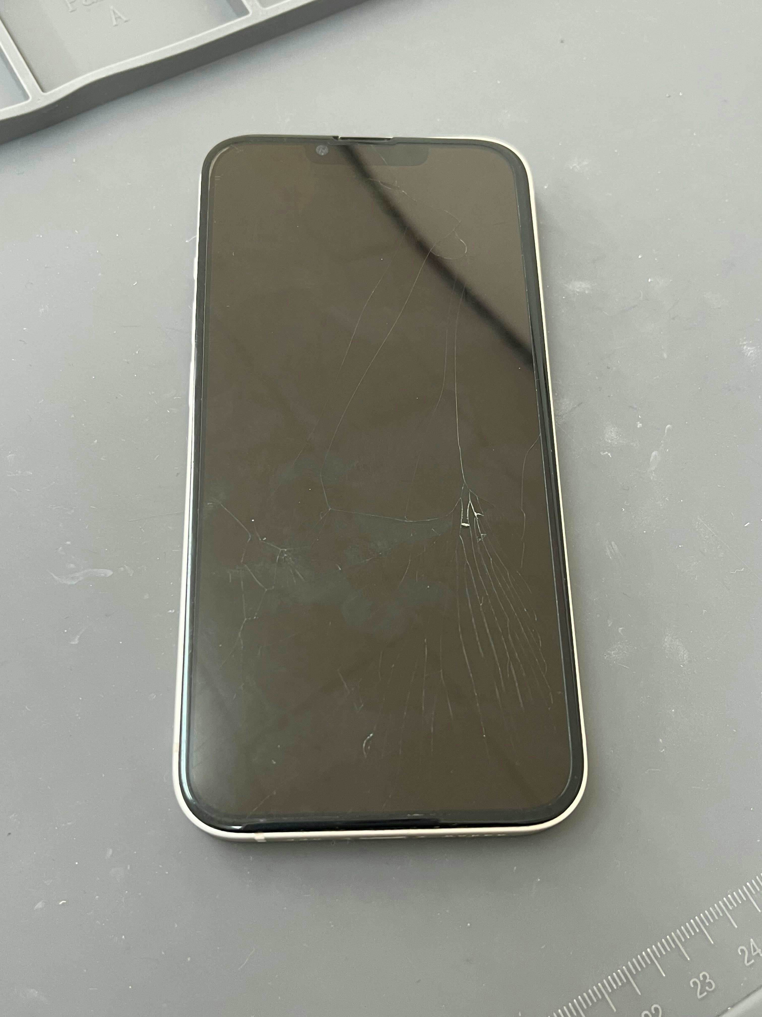 iPhone13 バッテリー膨張 バッテリー交換 豊川 豊橋 新城 蒲郡 湖西 浜松