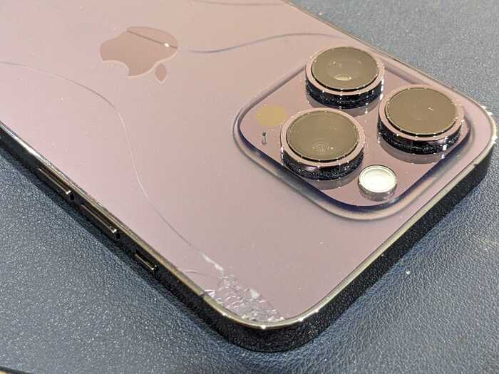 岡崎市】iPhone14Pro 背面ガラス割れ修理 まちスマ岡崎店