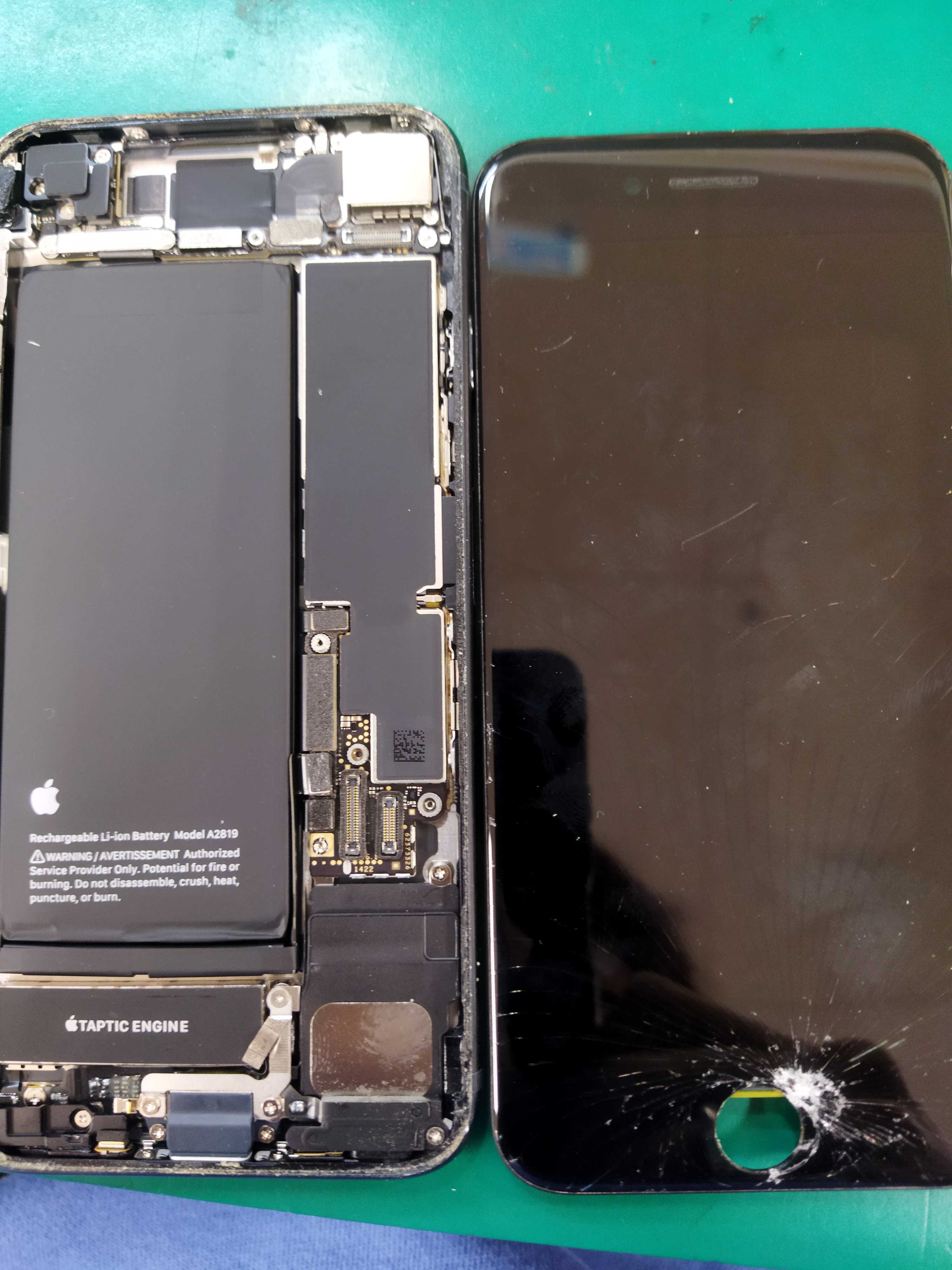 iPhone SE3 画面交換
