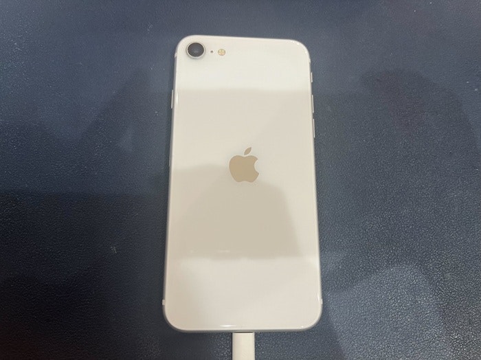 あいふぉん　アイフォン　iPhoneSE3　ばってりー　バッテリー　交換　充電たまらない　減りが早い　経年劣化　長期使用　シャットダウン　発熱